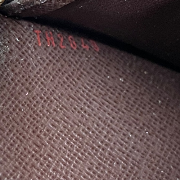 Louis Vuitton Zippy Coin Purse Damier Card Holder - Picture 13 of 13